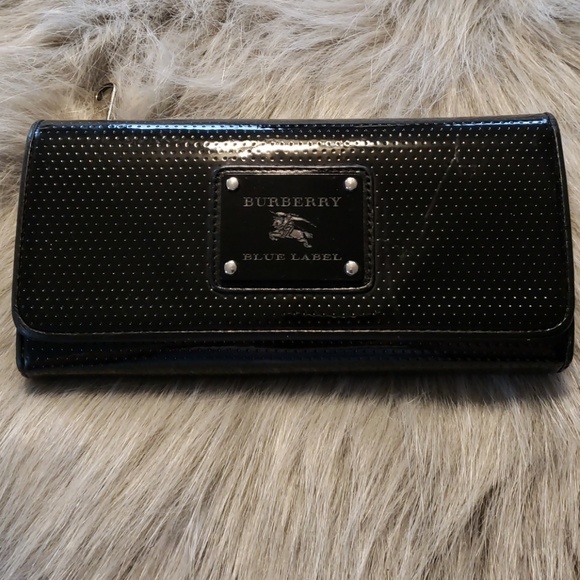 Burberry Handbags - AUTH BURBERRY LONG WALLET